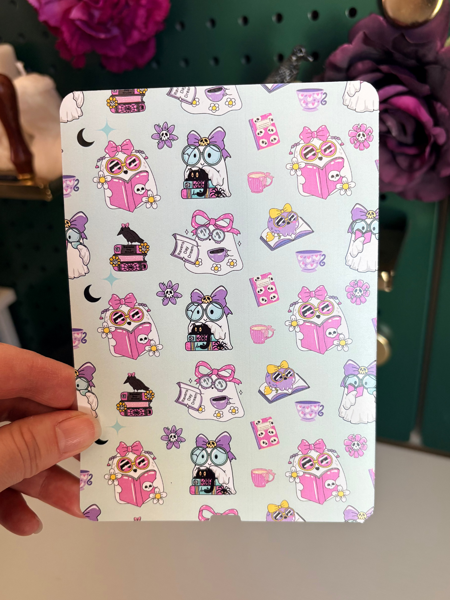 Ghosts Reading Kindle insert for clear cases