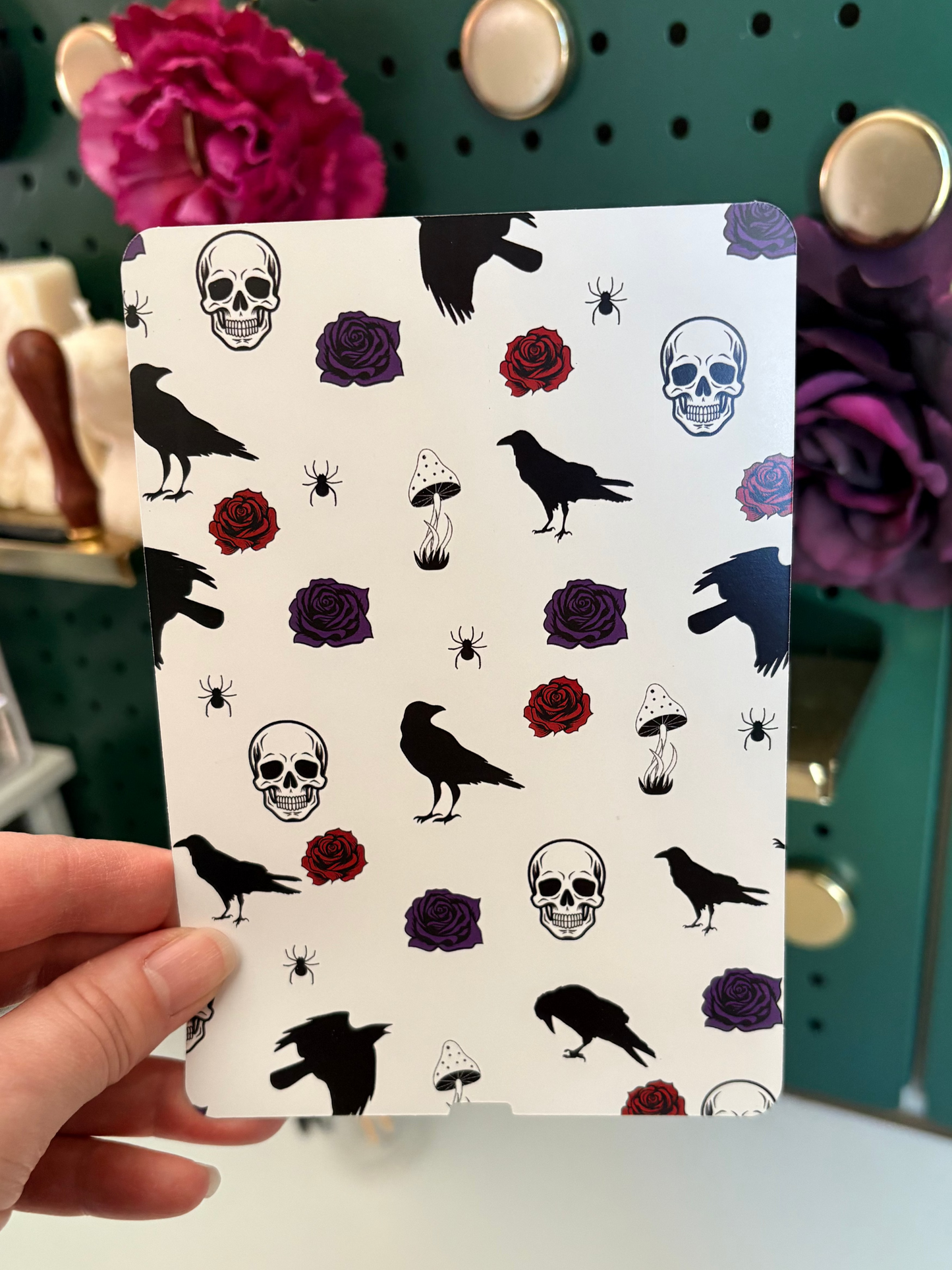 Ravens and Skulls Kindle insert for clear cases